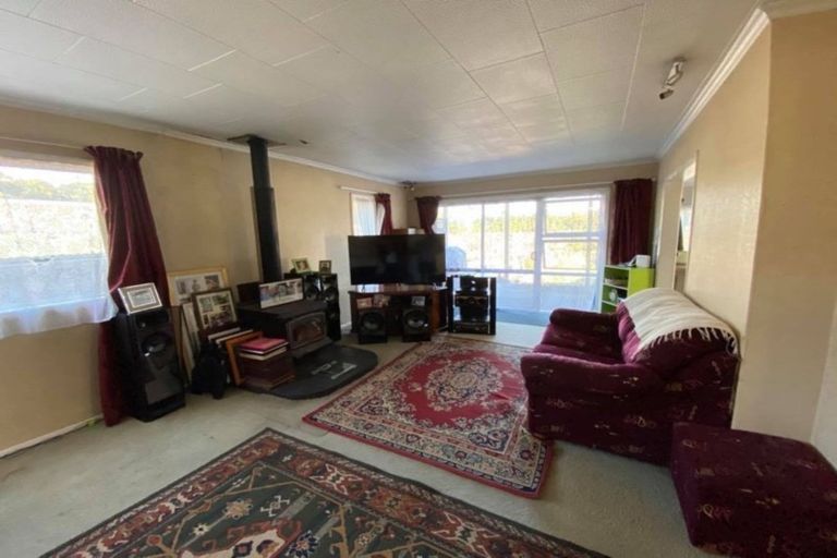 Photo of property in 49 Collingwood Street, Eltham, 4322