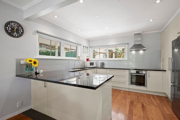 Photo of property in 12 Regia Close, Half Moon Bay, Auckland, 2012