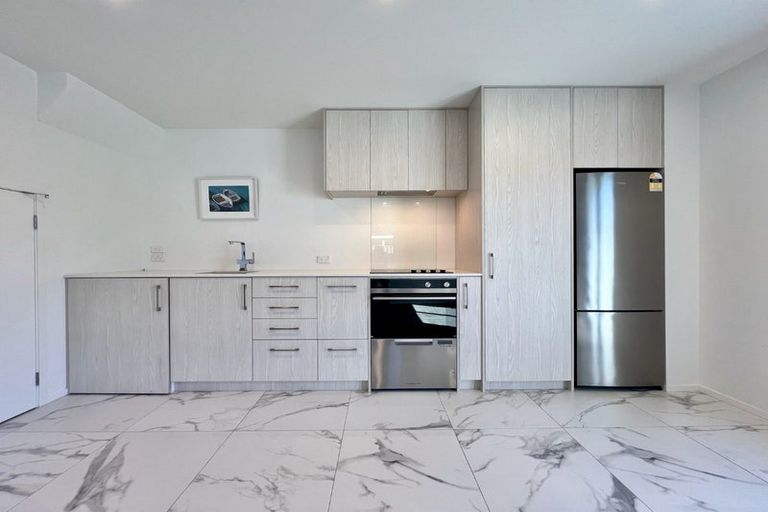 Photo of property in 2/59 Neil Avenue, Te Atatu Peninsula, Auckland, 0610