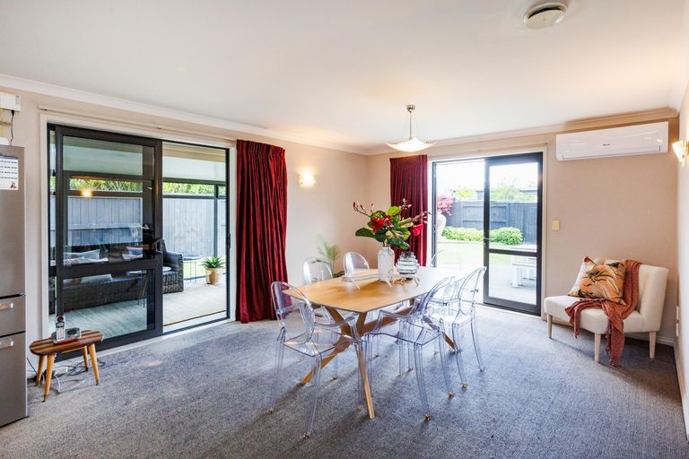 Photo of property in 33 Rodeo Drive, Kelvin Grove, Palmerston North, 4414