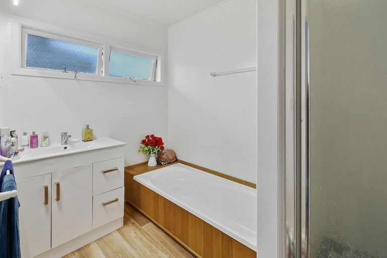 Photo of property in 19 Lynmore Drive, Hillpark, Auckland, 2102