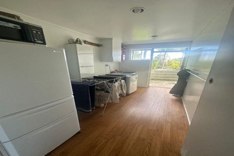 Photo of property in 44a Marine Parade, Mellons Bay, Auckland, 2014