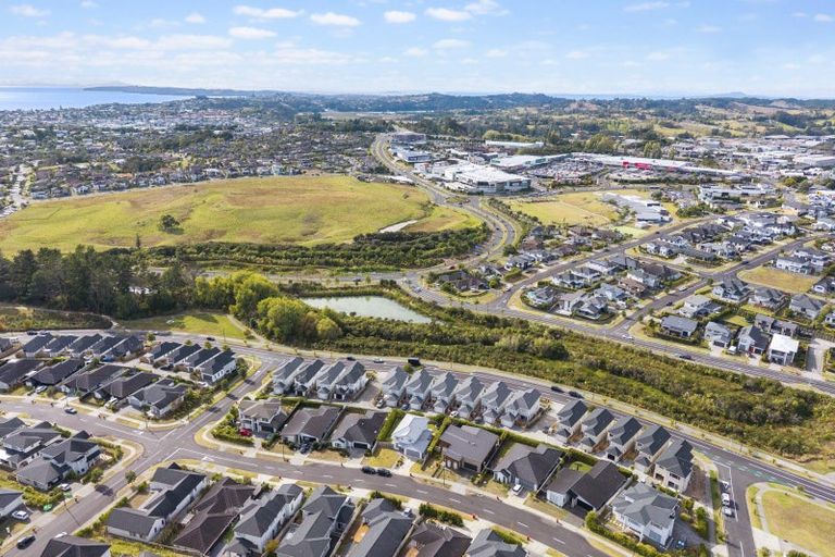 Photo of property in 155a Bonair Crescent, Silverdale, 0932