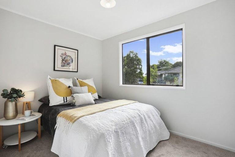 Photo of property in 15 Panzic Place, Glen Eden, Auckland, 0602