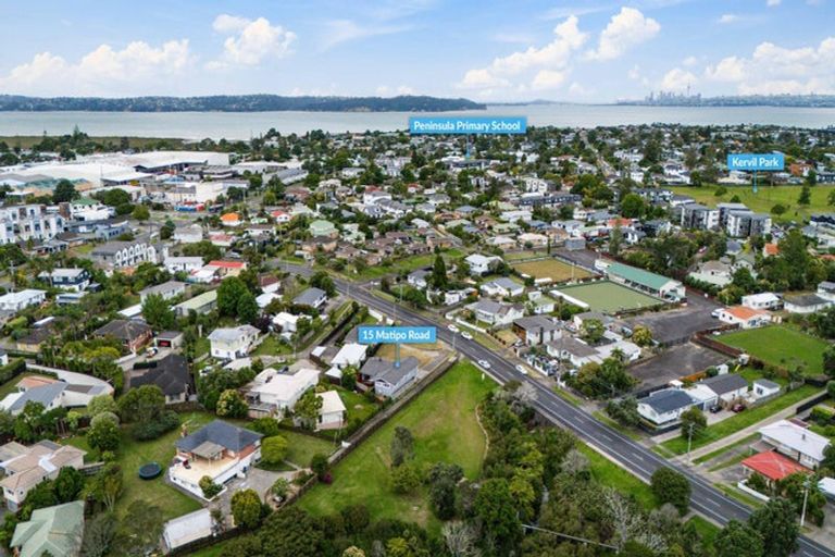 Photo of property in 15 Matipo Road, Te Atatu Peninsula, Auckland, 0610