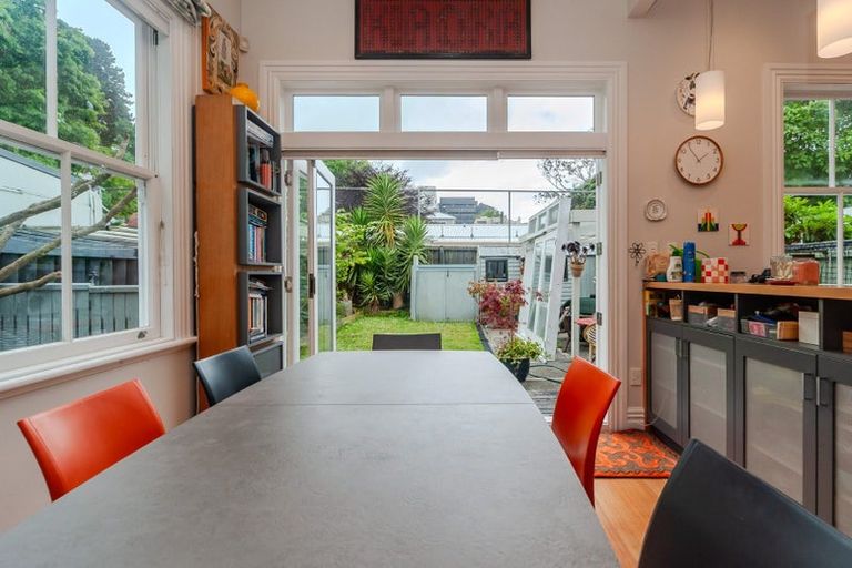 Photo of property in 44 Aro Street, Aro Valley, Wellington, 6021