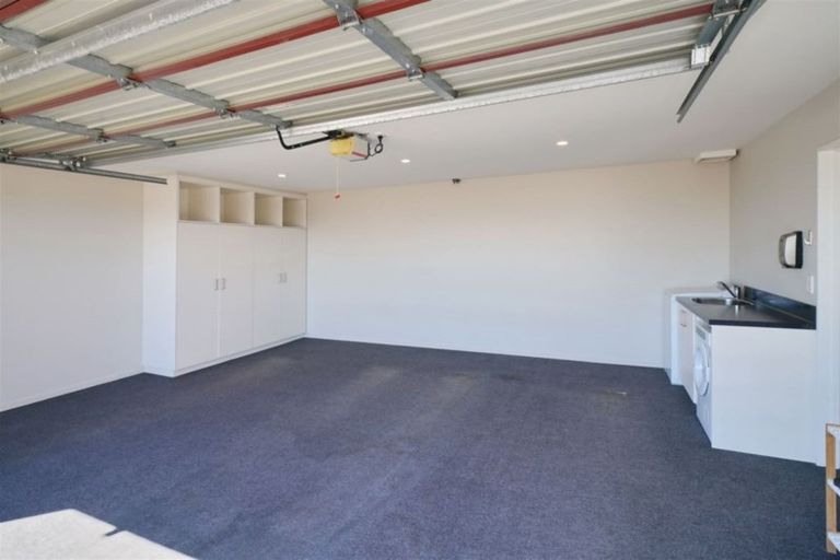 Photo of property in 1 Signal Hill Road, Mount Pleasant, Christchurch, 8081