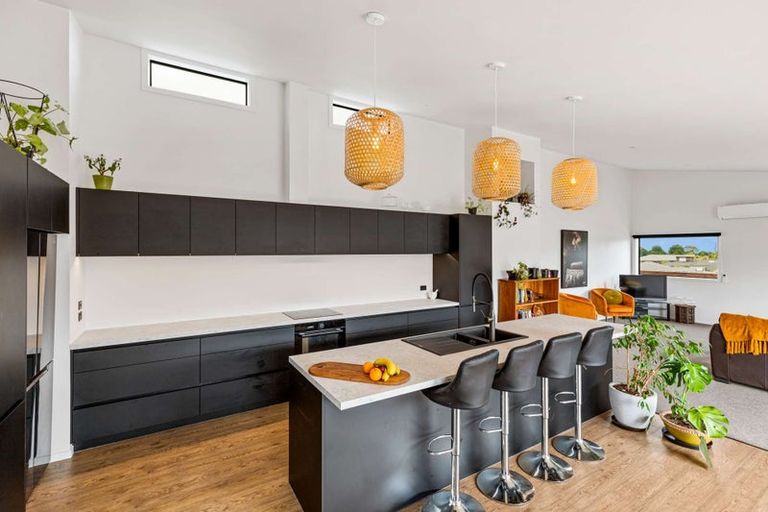 Photo of property in 17 Lithgow Drive, Otamatea, Whanganui, 4500