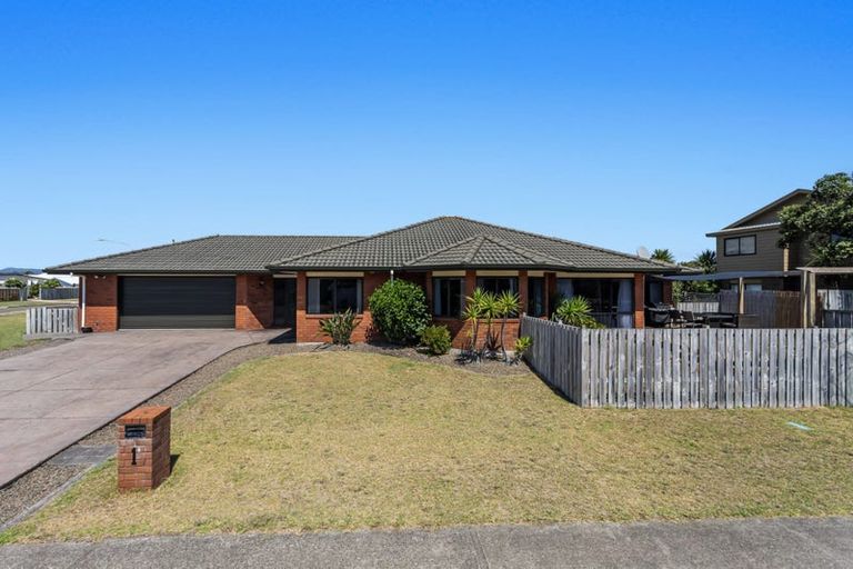Photo of property in 1 Rangitukehu Street, Ohope, 3121