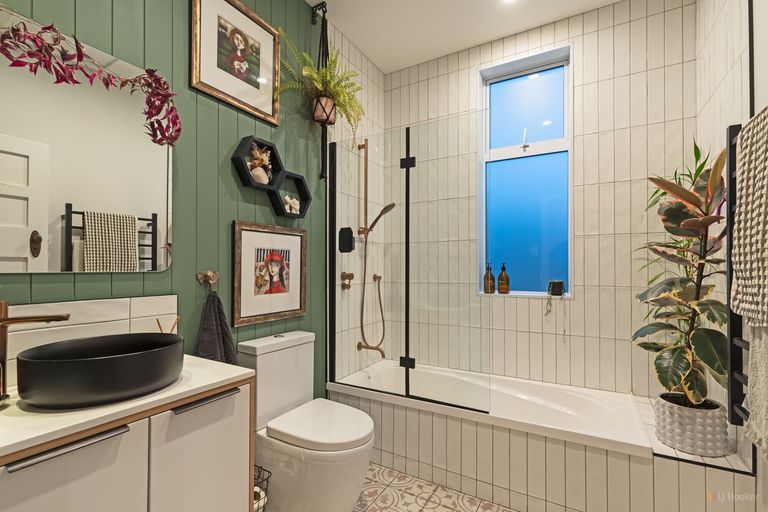 Photo of property in 51 Avenue Road, West End, Timaru, 7910