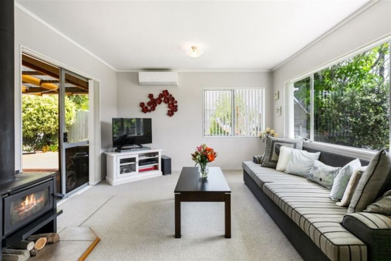 Photo of property in 120 Glen Road, Ranui, Auckland, 0612