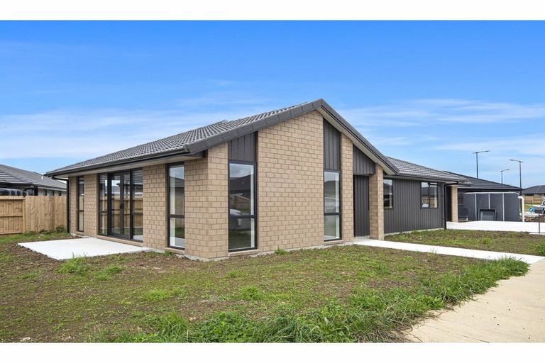 Photo of property in 12 Parera Crescent, Tikipunga, Whangarei, 0112