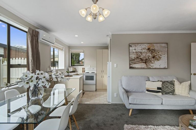 Photo of property in 11 Farm Lane, Parklands, Christchurch, 8083