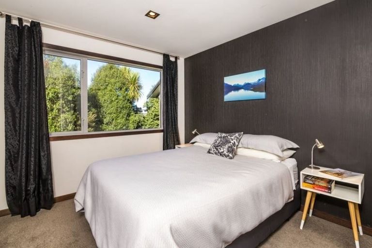 Photo of property in 21 Stewart Glen, Acacia Bay, Taupo, 3385