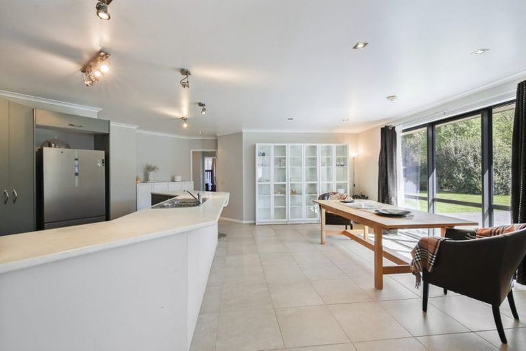 Photo of property in 107 High Street, Oxford, 7430