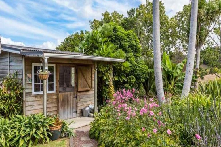Photo of property in 124 Mahurangi East Road, Snells Beach, 0920