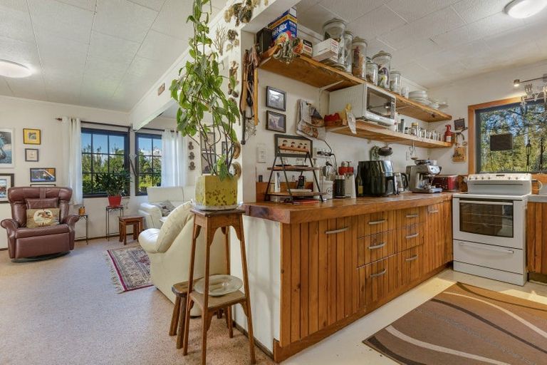 Photo of property in 12 Kaikatia Road, Pukenui, 0484