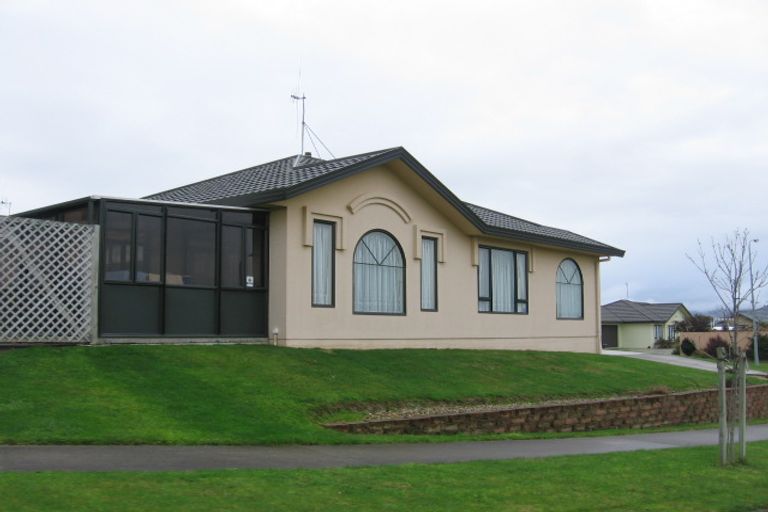 Photo of property in 2 Logan Views, Kelvin Grove, Palmerston North, 4414