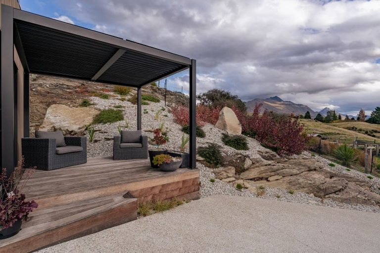 Photo of property in 11 Red Deer Rise, Kelvin Heights, Queenstown, 9300