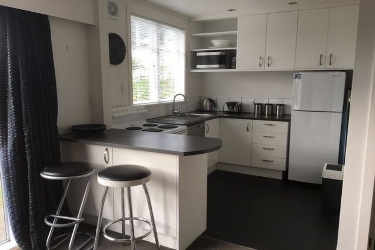 Photo of property in 20 Pinnacle Street, Seatoun, Wellington, 6022