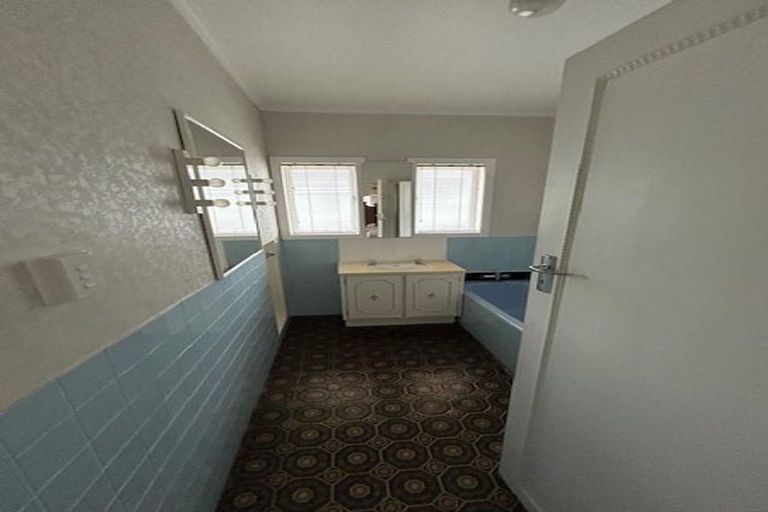 Photo of property in 22 Monarch Avenue, Hillcrest, Auckland, 0627