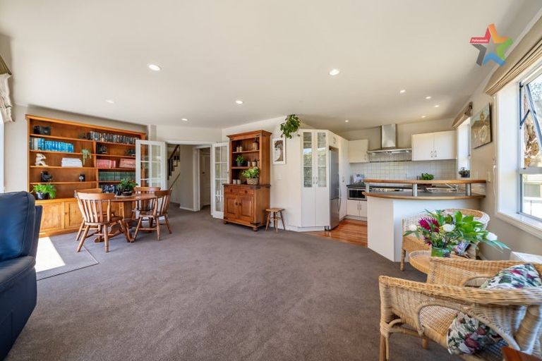 Photo of property in 14 Te Whiti Grove, Korokoro, Lower Hutt, 5012