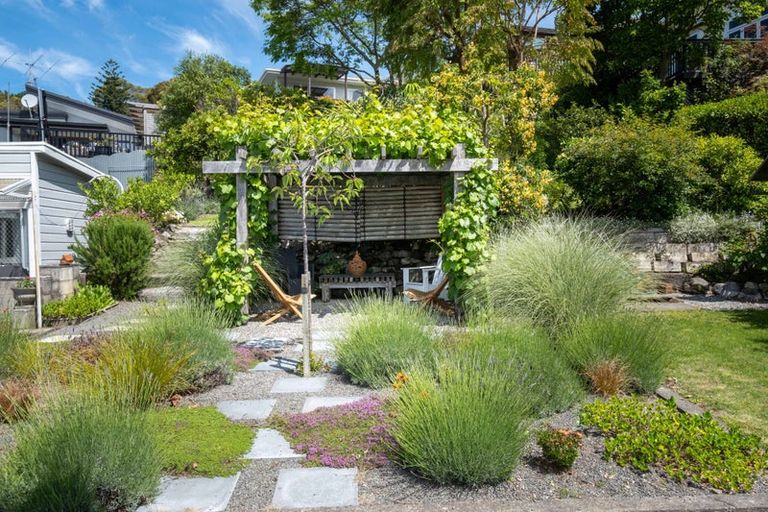 Photo of property in 8 Goldsmith Terrace, Hospital Hill, Napier, 4110