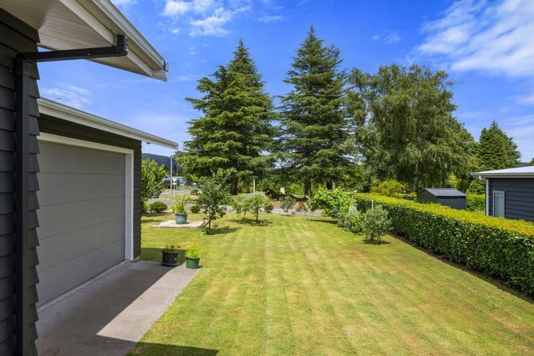 Photo of property in 1 Seagers Close, Kinloch, Taupo, 3377