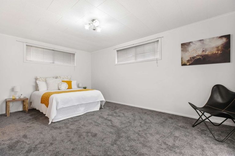 Photo of property in 11c Bamboo Grove, Kelston, Auckland, 0602