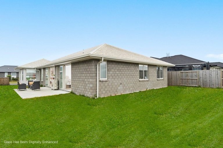 Photo of property in 12 Bill Miller Drive, Papamoa, 3118