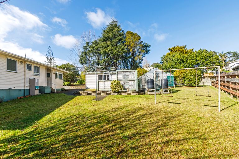 Photo of property in 18 Carina Crescent, Torbay, Auckland, 0630