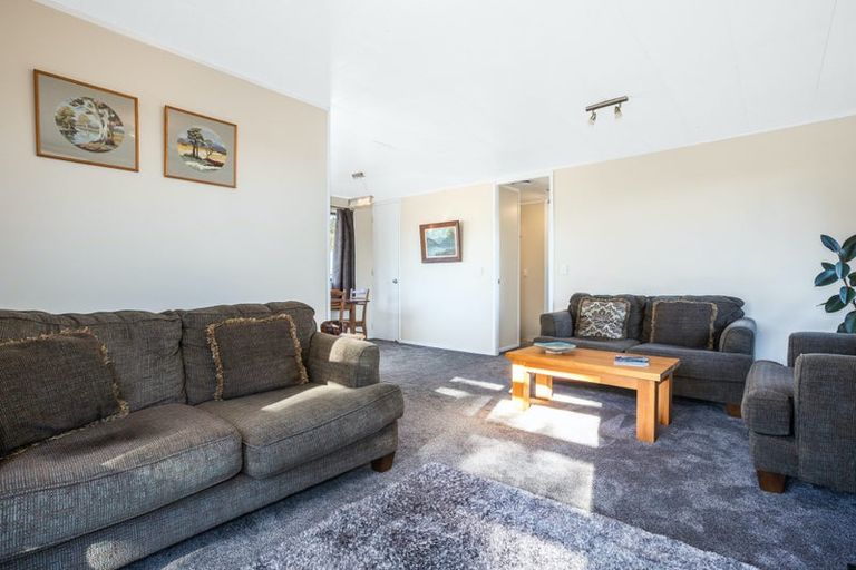 Photo of property in 4 Gaff Place, Whitby, Porirua, 5024