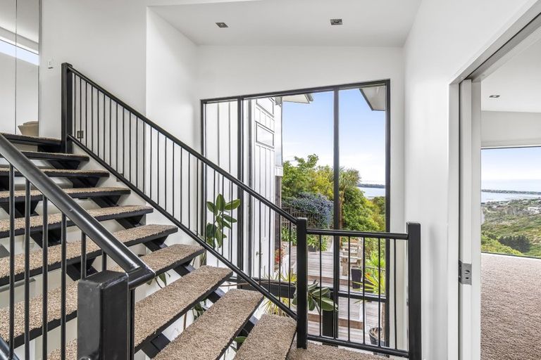 Photo of property in 7 Law Lane, Mount Pleasant, Christchurch, 8081