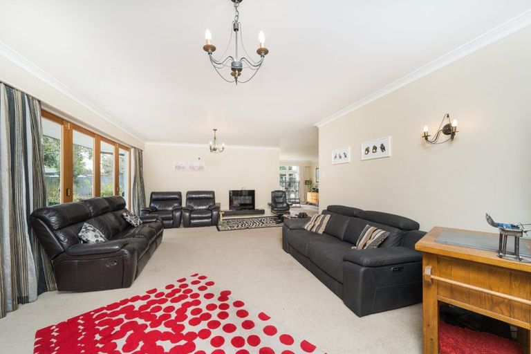 Photo of property in 8 Goodwyn Crescent, Hokowhitu, Palmerston North, 4410