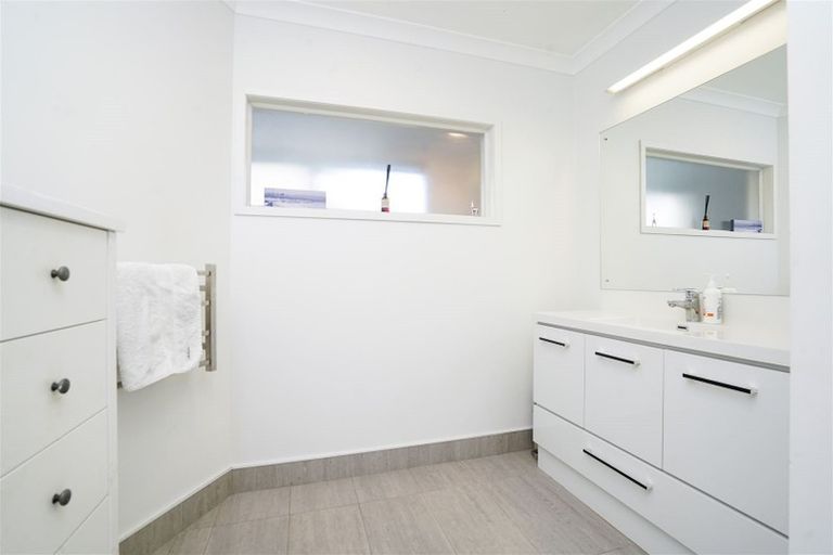 Photo of property in 33 Glen Lynne Avenue, Queenwood, Hamilton, 3210