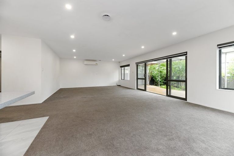Photo of property in 18b Riverpark Crescent, Henderson, Auckland, 0610