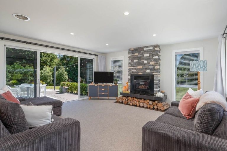 Photo of property in 65 Dalmore Way, Acacia Bay, Taupo, 3385