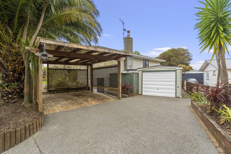 Photo of property in 9 Konini Grove, Raumati Beach, Paraparaumu, 5032