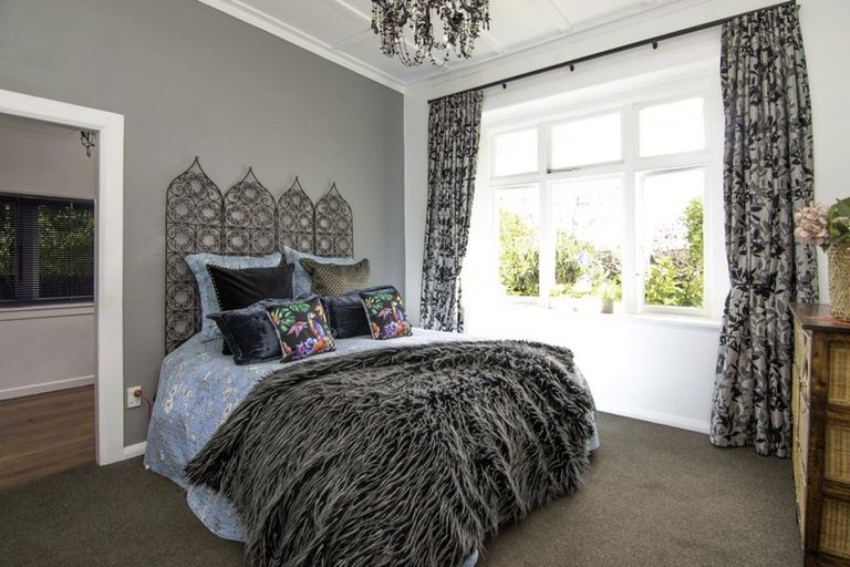 Photo of property in 320 Featherston Street, Palmerston North, 4410