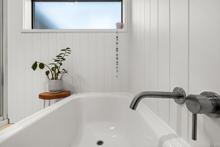 Photo of property in 23 Golding Road, Taradale, Napier, 4112