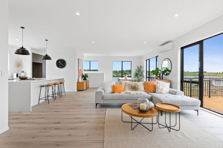 Photo of property in 2 Cadwil Drive, Beachlands, Auckland, 2018