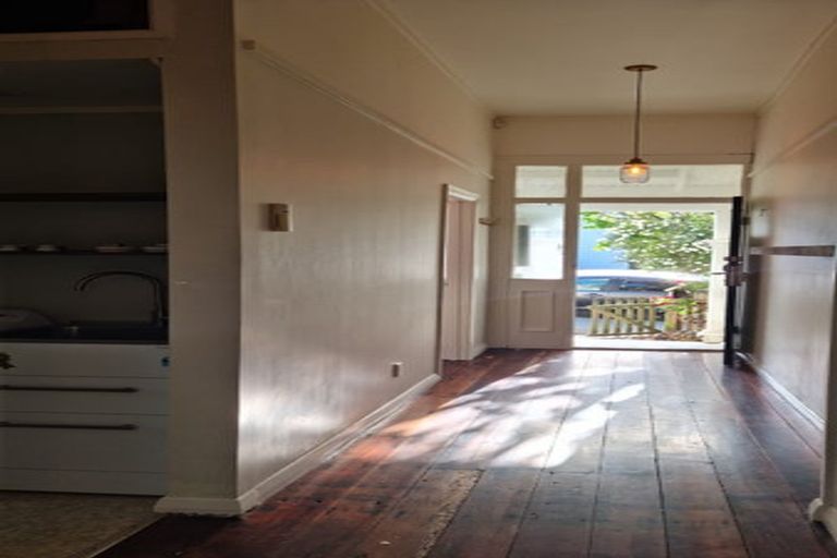 Photo of property in 127 Daniell Street, Newtown, Wellington, 6021