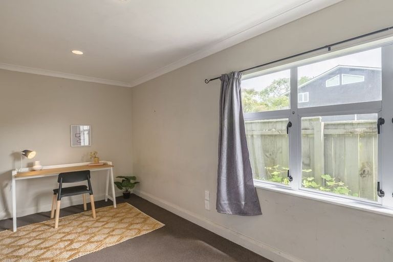 Photo of property in 84 Amohia Street, Paraparaumu, 5032