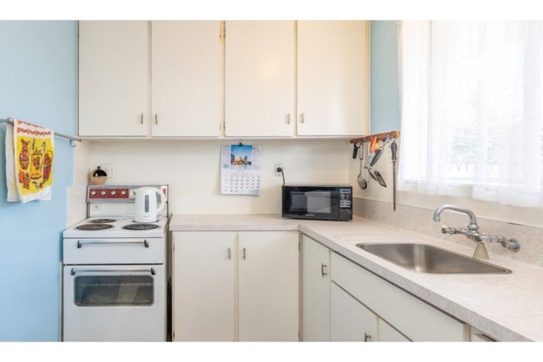 Photo of property in 2/7 Peters Lane, Spreydon, Christchurch, 8024