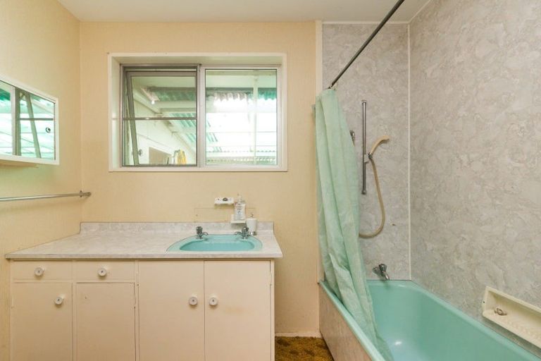 Photo of property in 660b Roberts Line, Kelvin Grove, Palmerston North, 4470