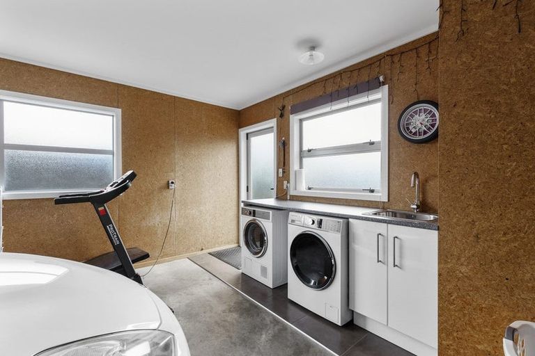 Photo of property in 62 Rosalie Terrace, Kelvin Grove, Palmerston North, 4414