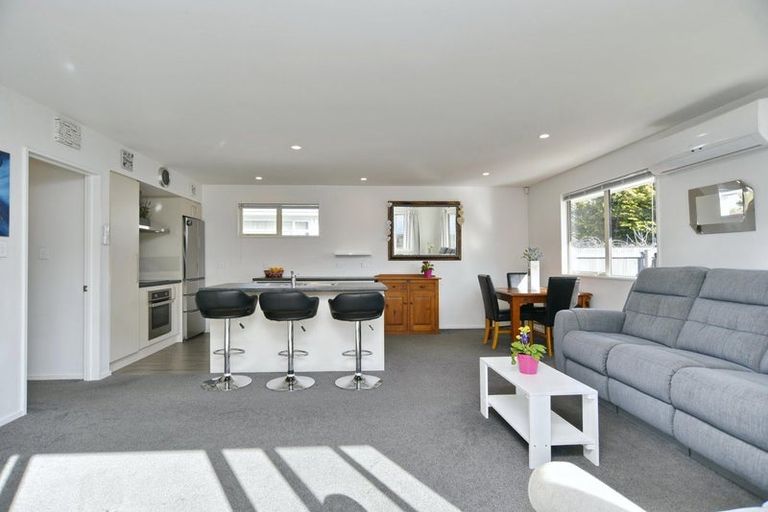 Photo of property in 241 Wainoni Road, Avondale, Christchurch, 8061