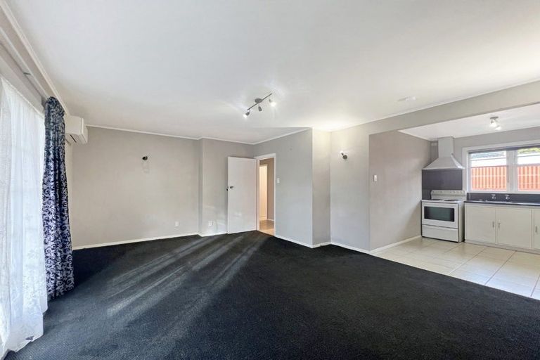 Photo of property in 2/1068 Fergusson Drive, Clouston Park, Upper Hutt, 5018