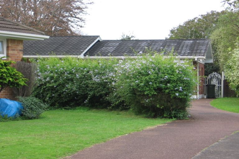 Photo of property in 30 Grande Vue Road, Papatoetoe, Auckland, 2025