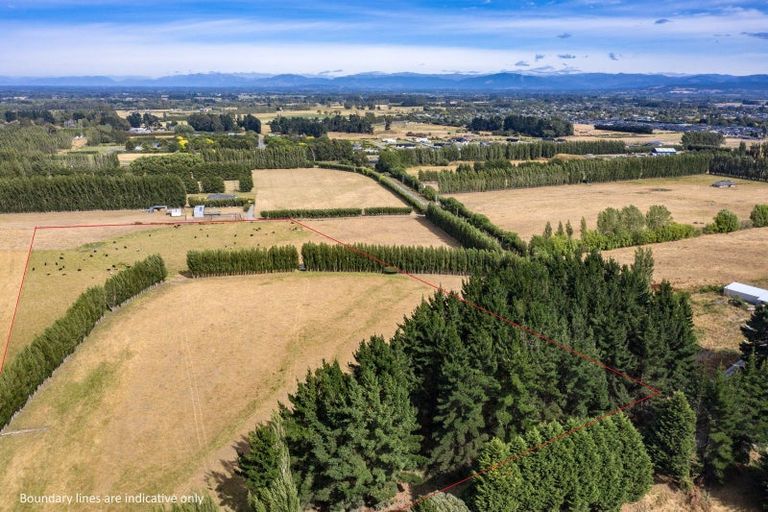 Photo of property in 10 Jelfs Road, Woodend Beach, Woodend, 7691